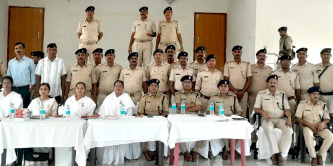 रक्षाबंधन पर जामताड़ा में प्रेम, विश्वास और संस्कार का संदेश, अधिकारियों ने लिया समाज सेवा का संकल्प